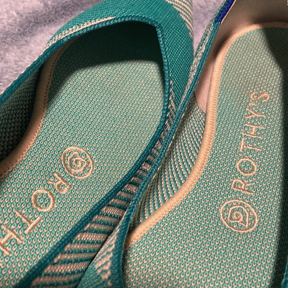 Rothy’s size 8w green and cream used but as you can see in like new condition - Picture 6 of 17